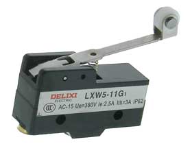 SPDT Snap Switch with Roller